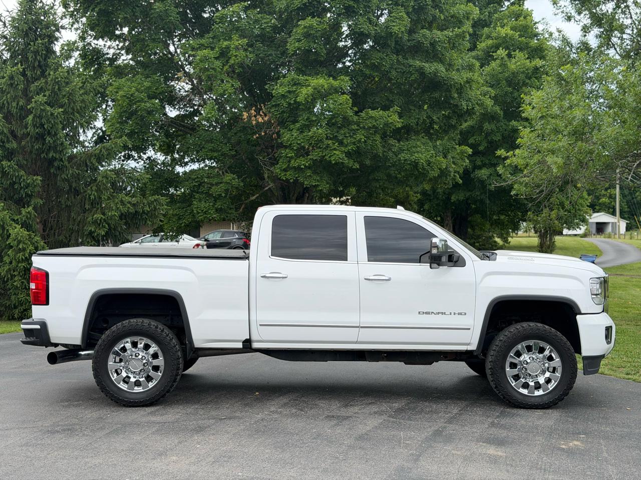 gmc sierra 2500 denali hd 2017 1GT12UEY5HF215354 image gmc sierra 2500 denali hd 2017 1GT12UEY5HF215354 image
